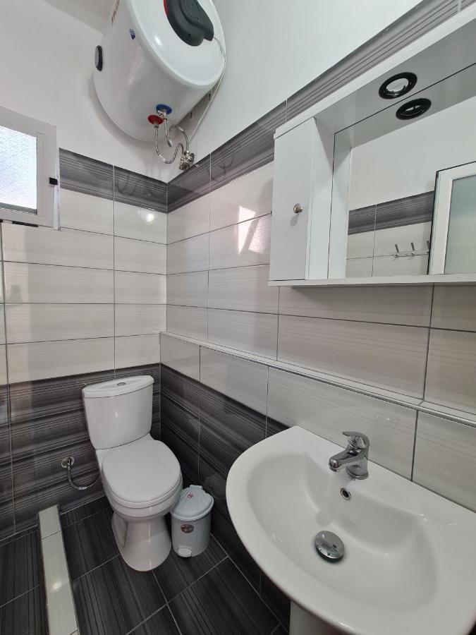 Ava'S Guesthouse Ксаміл Екстер'єр фото